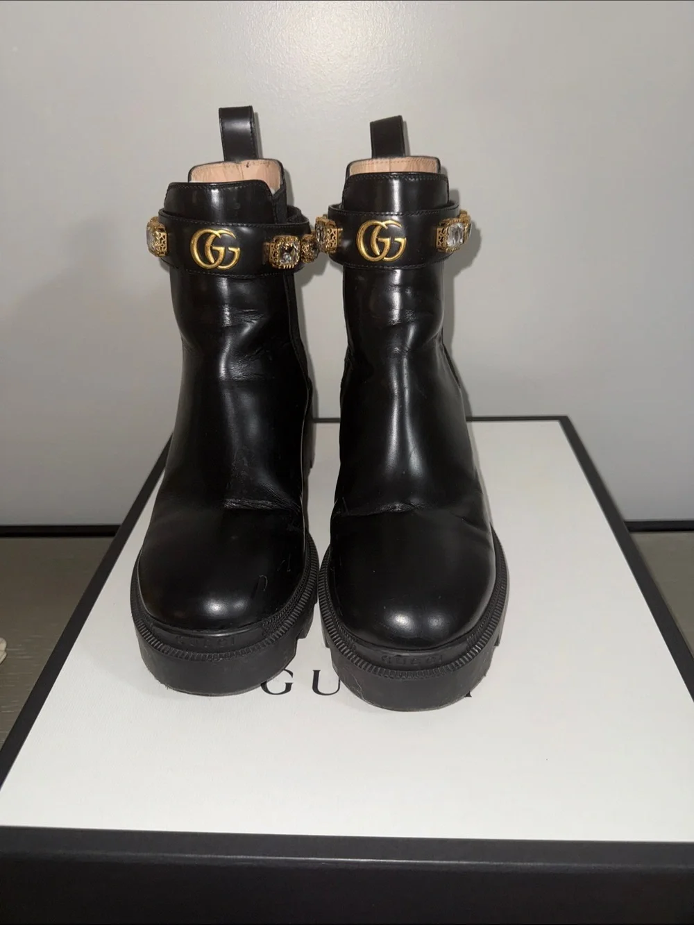Gucci Black Leather Ankle Boots with Gold GG Logo Strap Vintage BBordeau